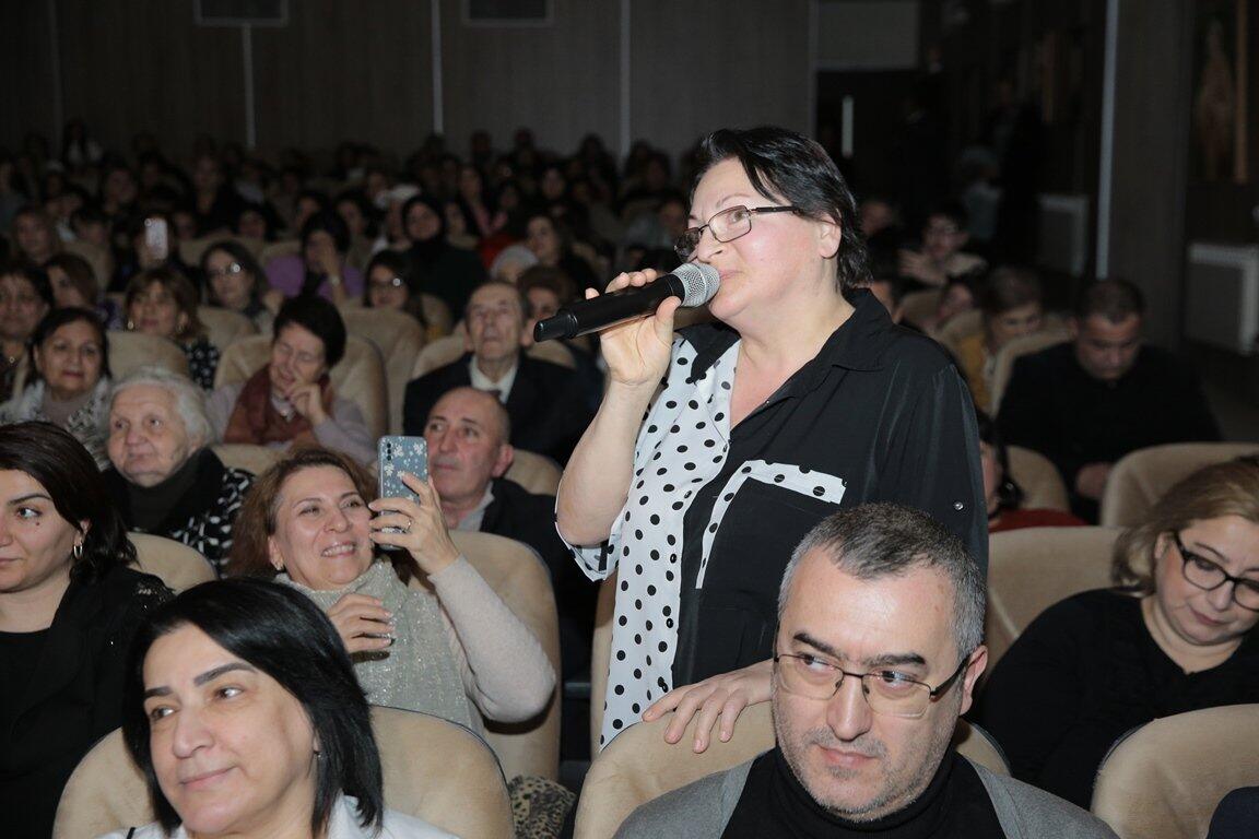 "Qonağımız var" – встреча заслуженного артиста Азербайджана Адалята Шукюрова с поклонниками
