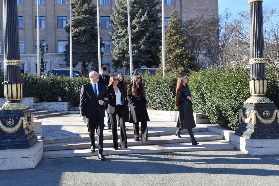 Президент Ильхам Алиев, Первая леди Мехрибан Алиева и члены их семьи проголосовали в Ханкенди