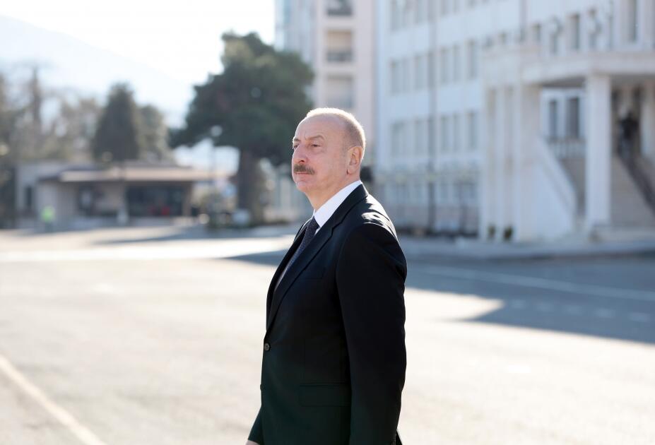 Президент Ильхам Алиев, Первая леди Мехрибан Алиева и члены их семьи проголосовали в Ханкенди