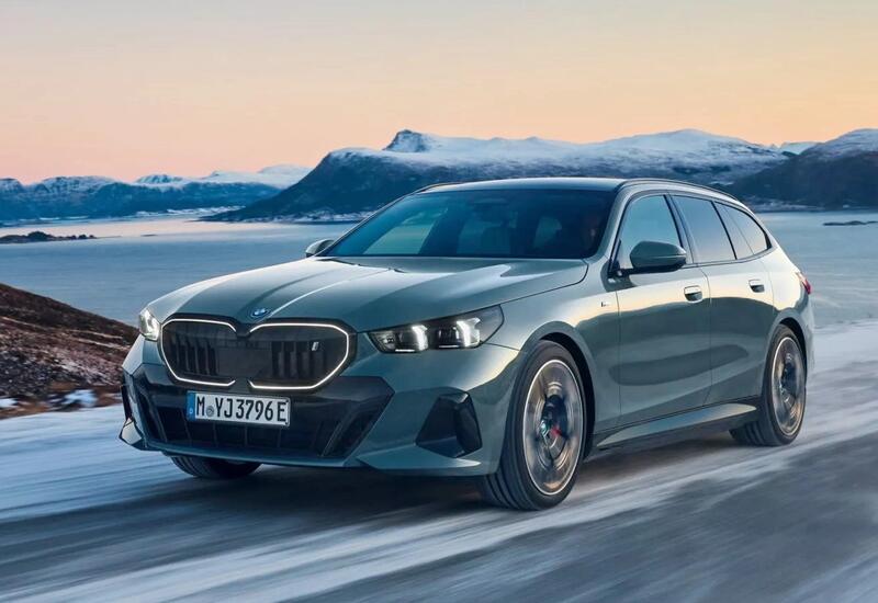 BMW официально представила i5 Touring