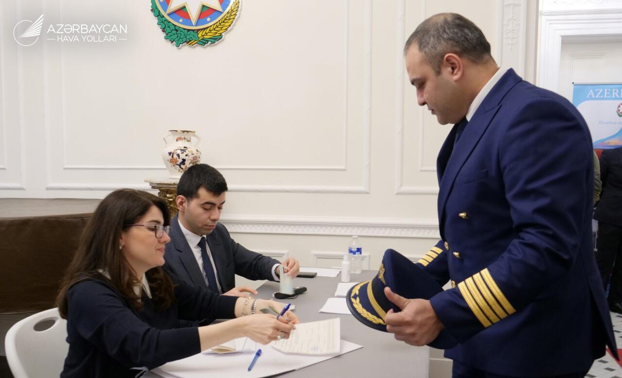 Сотрудники AZAL, находящиеся за рубежом, принимают участие в выборах