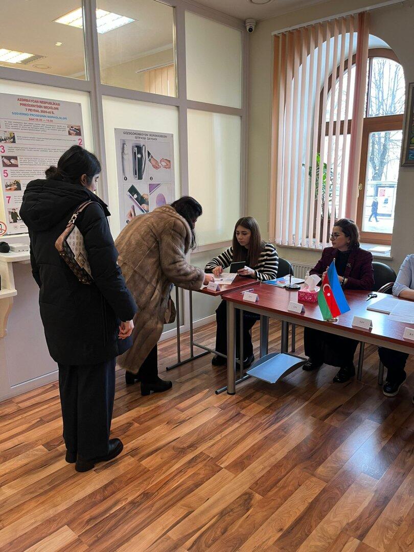 Граждане Азербайджана в Латвии проявляют активность на президентских выборах