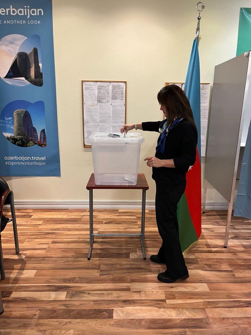 Граждане Азербайджана в Латвии проявляют активность на президентских выборах