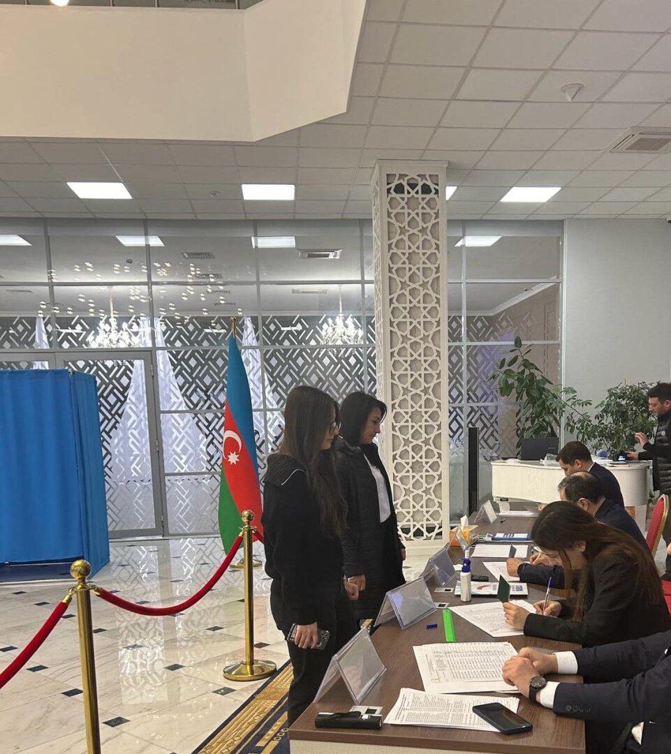 Qazaxıstandakı səfirliyimizdə səsvermə keçirilir