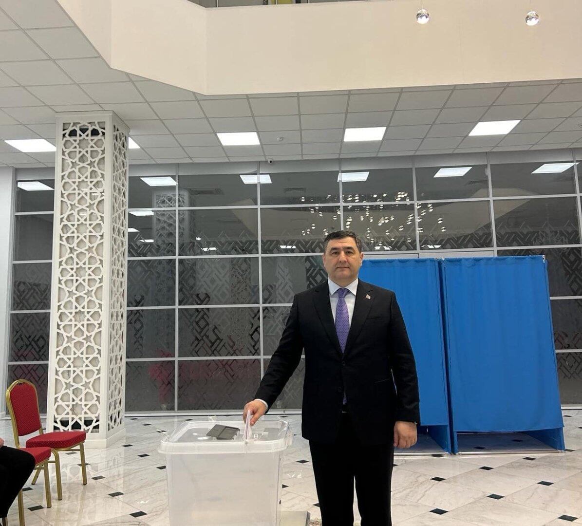 Qazaxıstandakı səfirliyimizdə səsvermə keçirilir