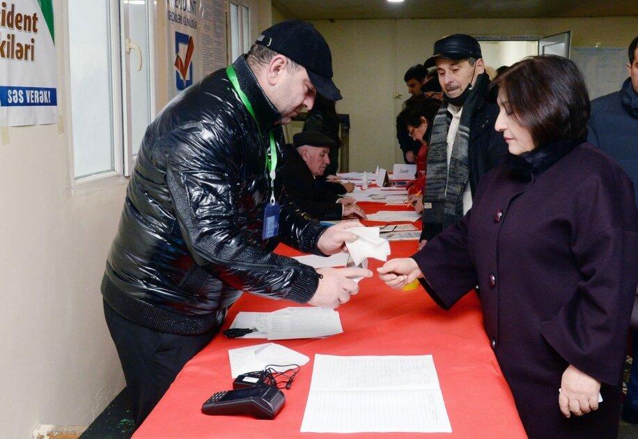Сахиба Гафарова проголосовала на президентских выборах