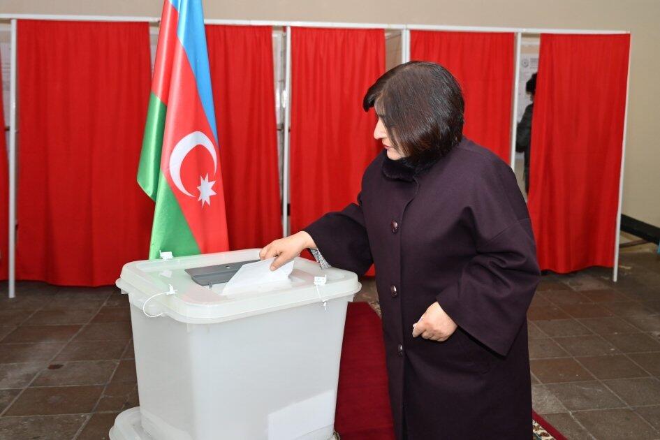 Сахиба Гафарова проголосовала на президентских выборах