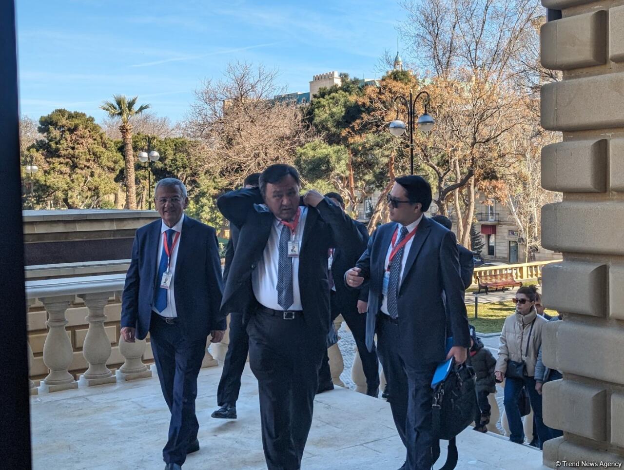 TDT-nin nümayəndə heyəti Azərbaycanda keçirilən seçkiləri müşahidə etmək üçün seçki məntəqəsinə gəlib