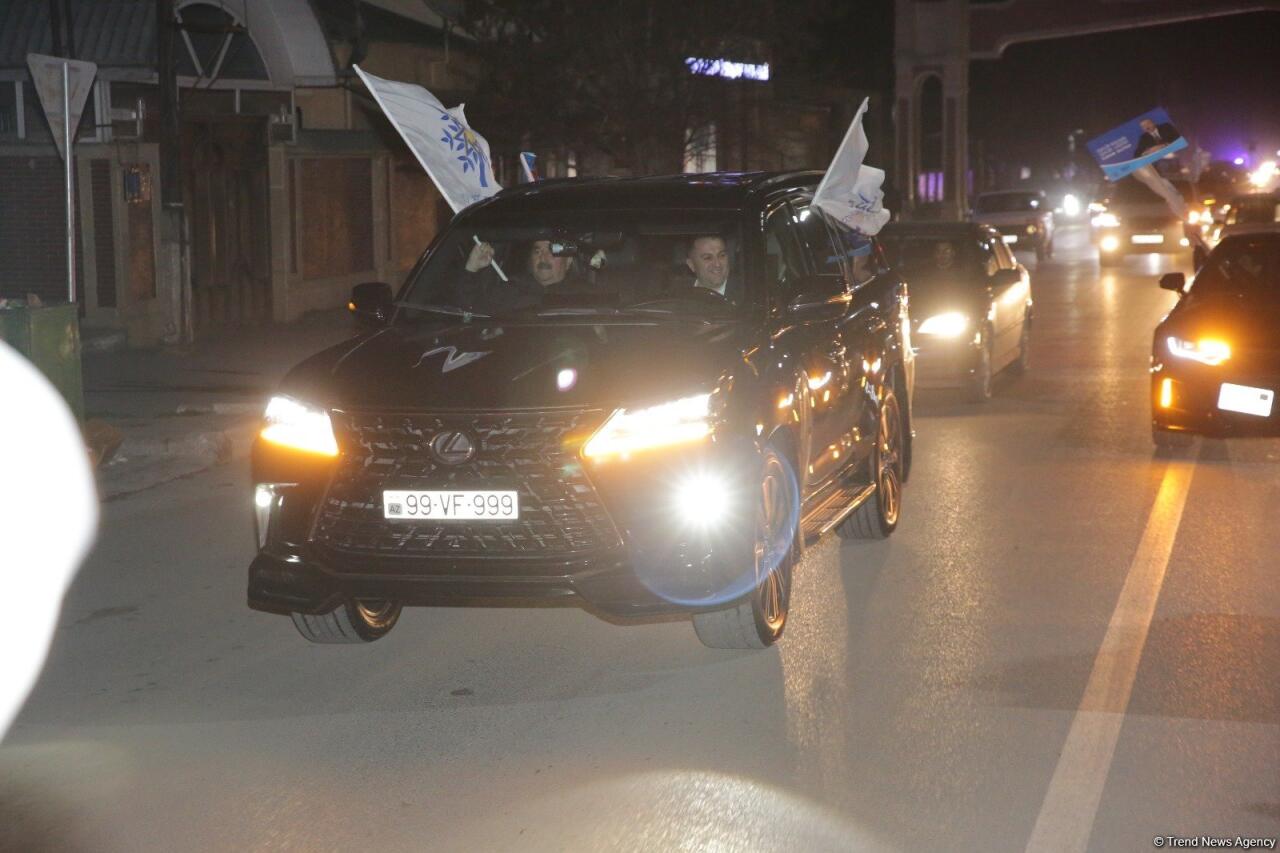 В Хачмазе проходит праздничное шествие автомобилей