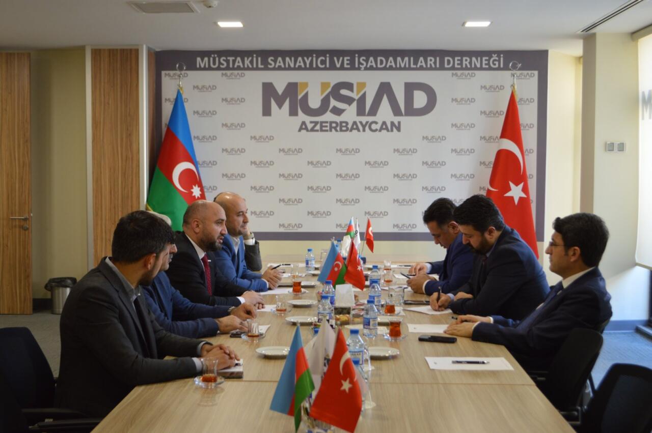 Турецкие депутаты посетили офис "MÜSİAD Азербайджан"