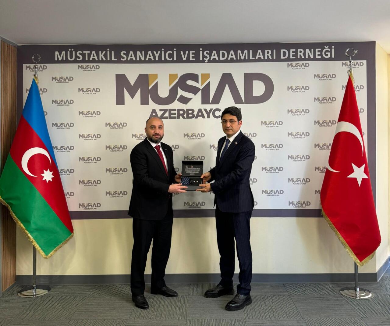 Турецкие депутаты посетили офис "MÜSİAD Азербайджан"