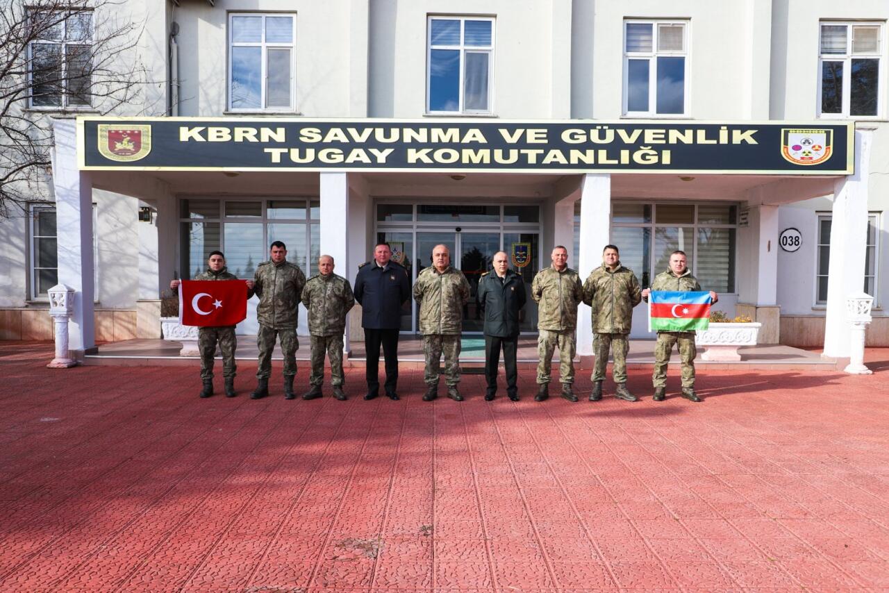 Азербайджанские военнослужащие посетили командование одной из бригад Сухопутных войск Турции