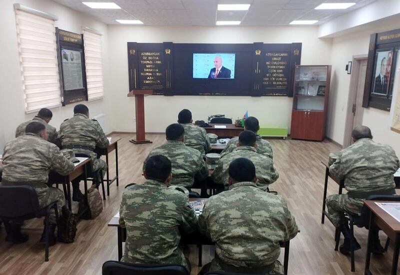 Азербайджанская армия проводит занятия по общественно-политической подготовке