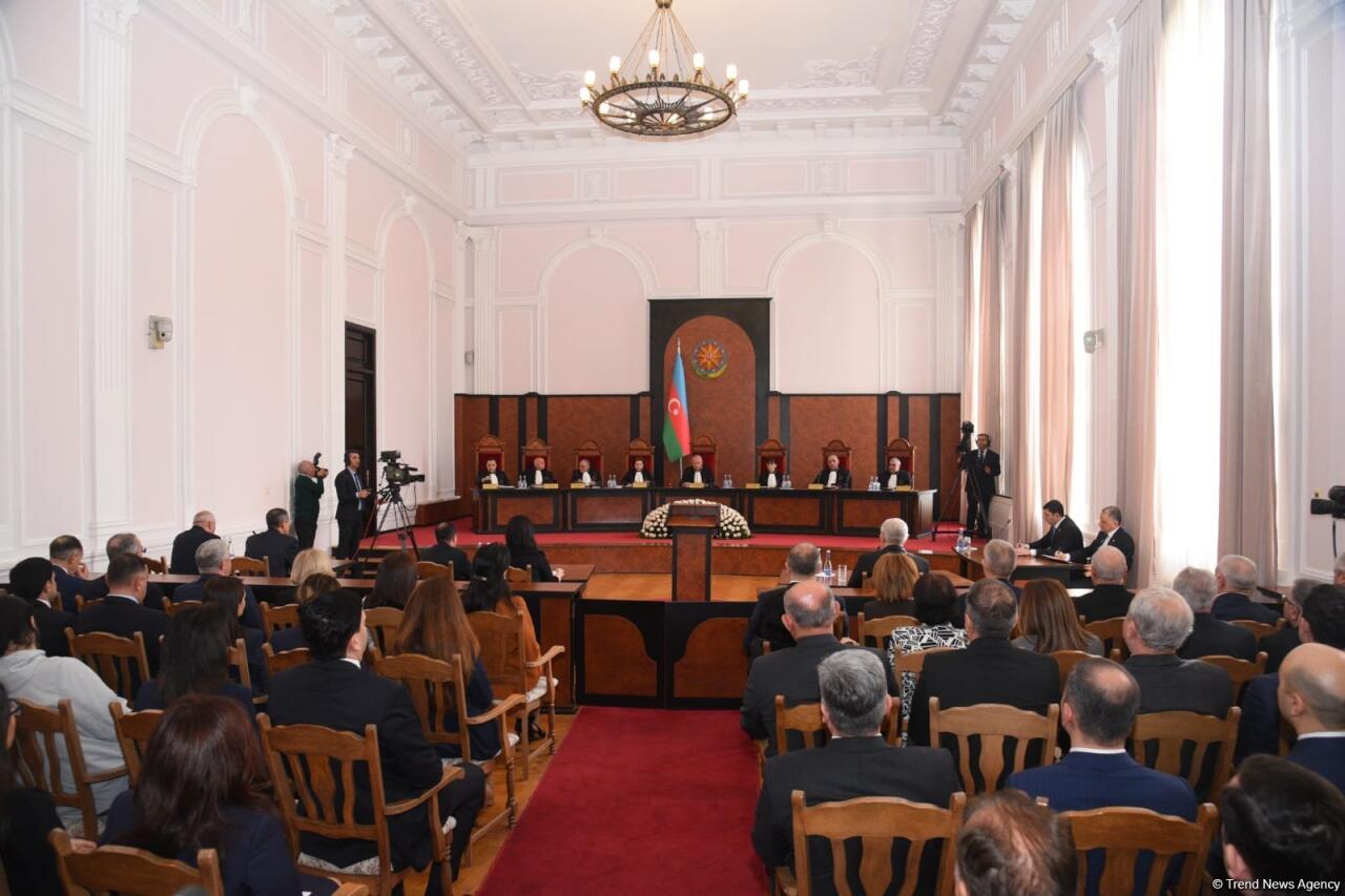 Состоялось заседание Пленума Конституционного суда Азербайджана в связи с президентскими выборами