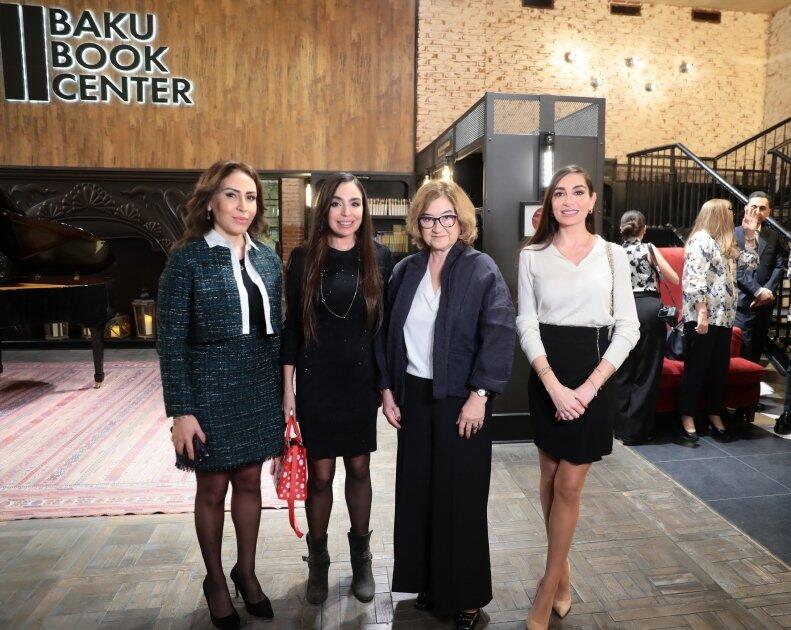 В Бакинском книжном центре состоялась встреча с известным российским искусствоведом Зельфирой Трегуловой