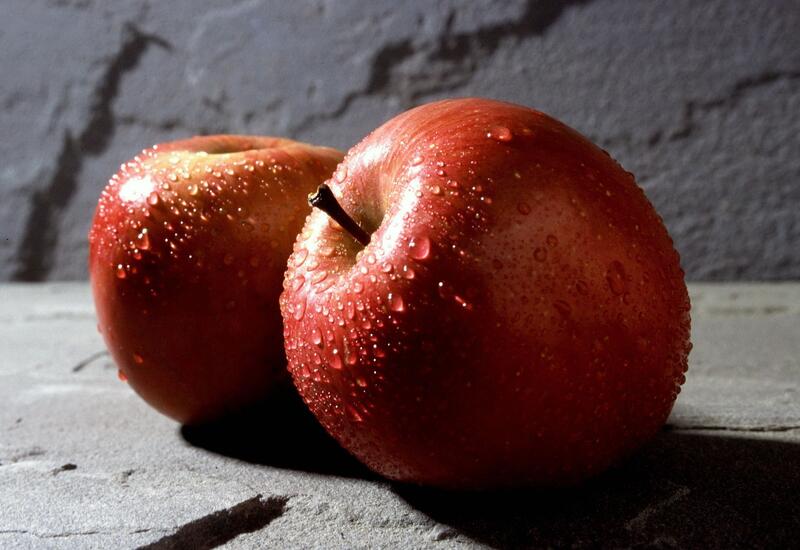 Кастрюли призвали чистить при помощи яблок