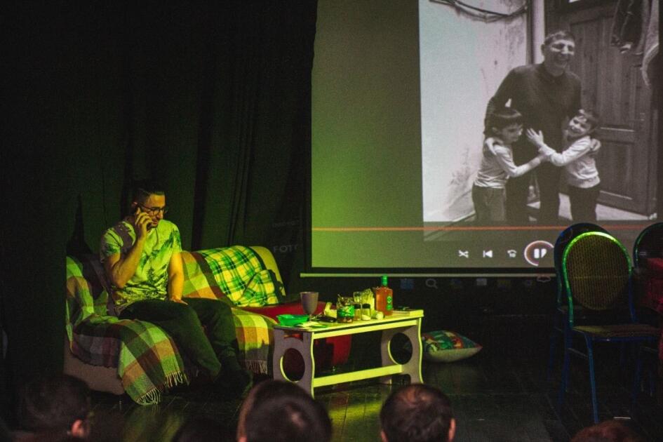 В M.Teatr-е прошла премьера спектакля «Ферзь»