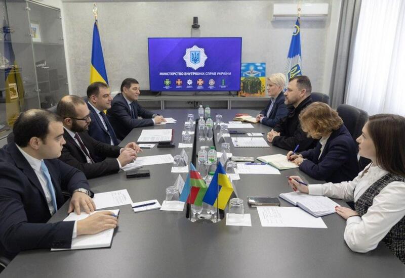 Посол Азербайджана в Украине проинформировал главу МВД о гуманитарной помощи Киеву