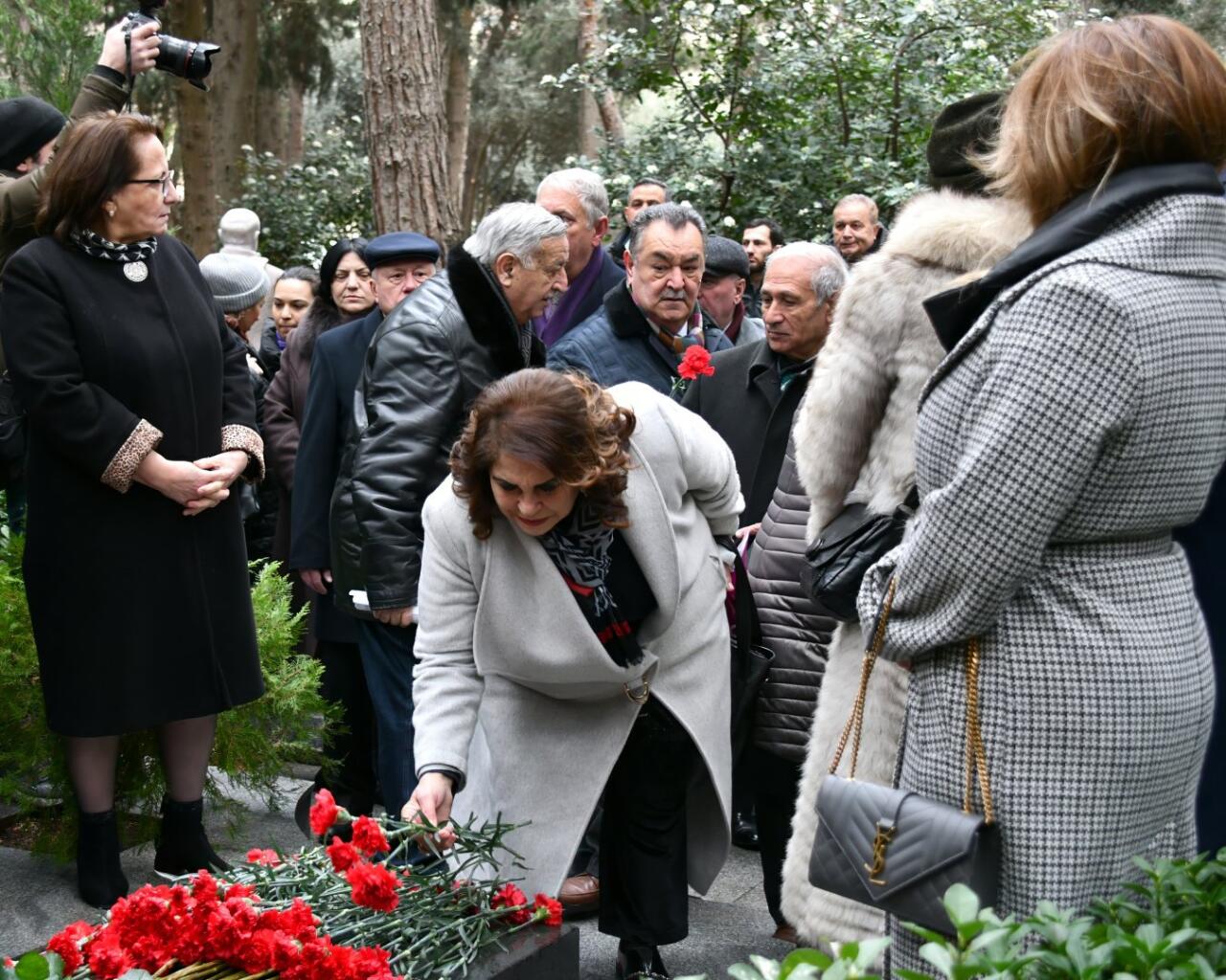 В Баку почтили память видного композитора Сулеймана Алескерова
