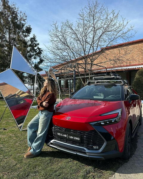 Представлена полностью обновленная Toyota C-HR!