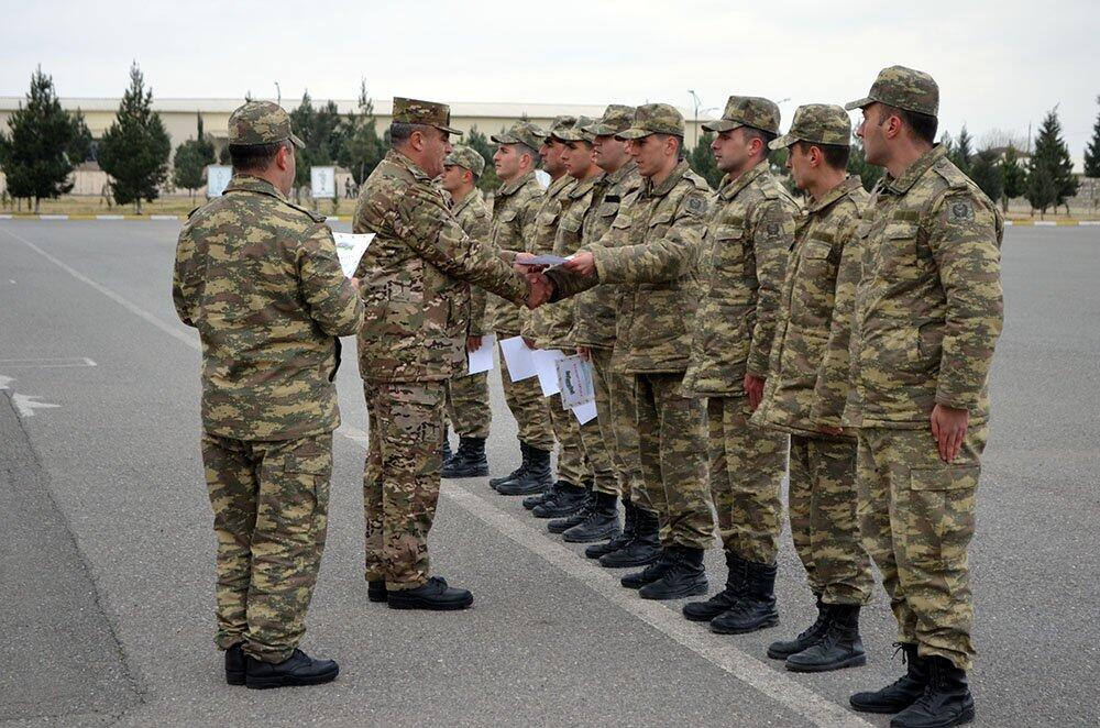 В Азербайджане завершены учебные сборы с военнообязанными