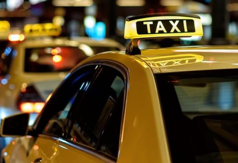 Bakıda taksi sürücüsü 2 avtomobili əzdi, sükan arxasında keçindi