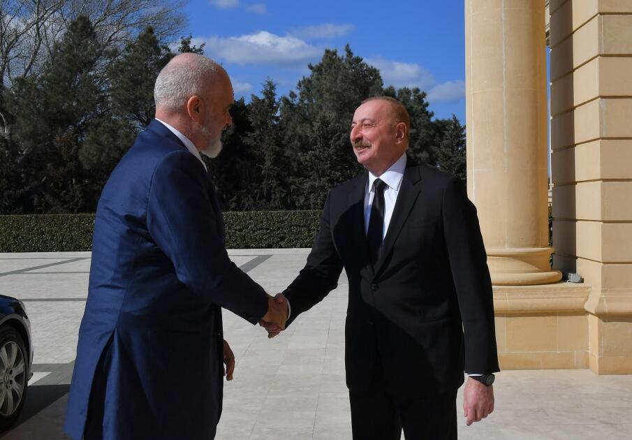 Состоялась встреча Президента Ильхама Алиева с премьер-министром Албании Эди Рамой один на один