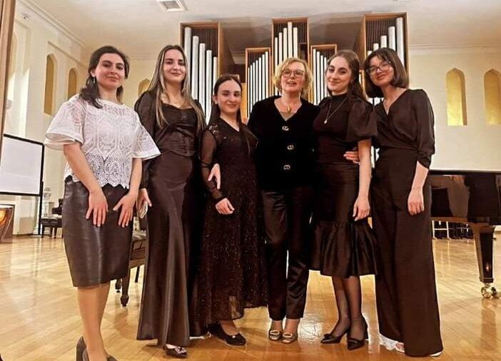 "Единение поколений" в Баку - безукоризненно, эмоционально, артистично