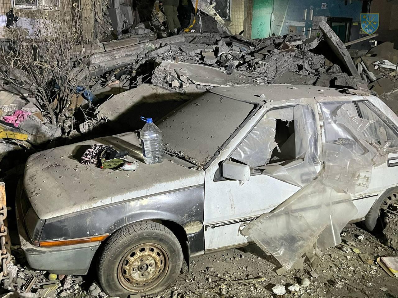 Дрон попал в многоэтажку в Одессе
