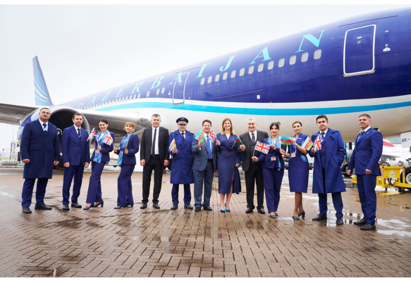 AZAL начал выполнение полетов в еще один аэропорт Лондона