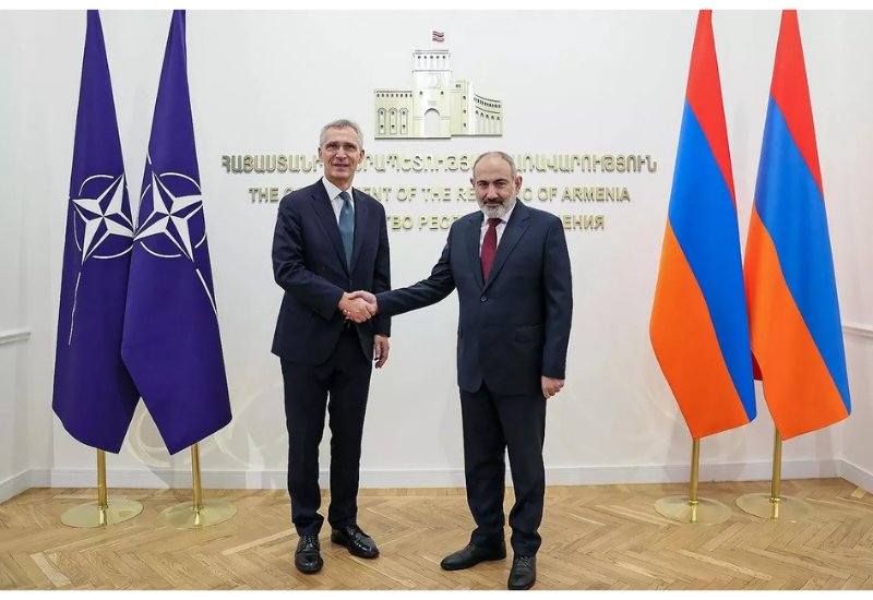 Пашинян изображает из себя миротворца