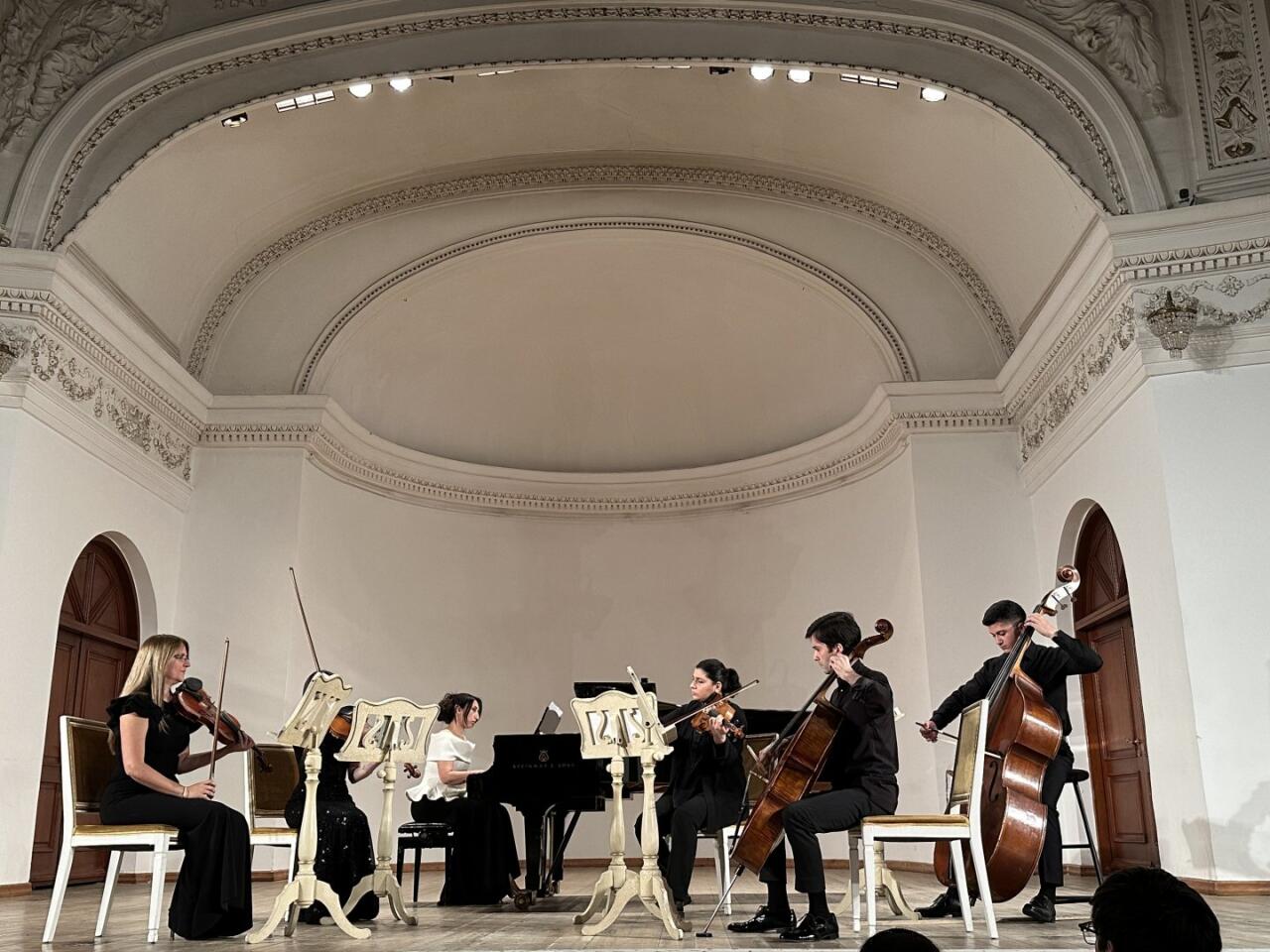 Красочный мир фантастической музыки Mystery Ensemble в Баку