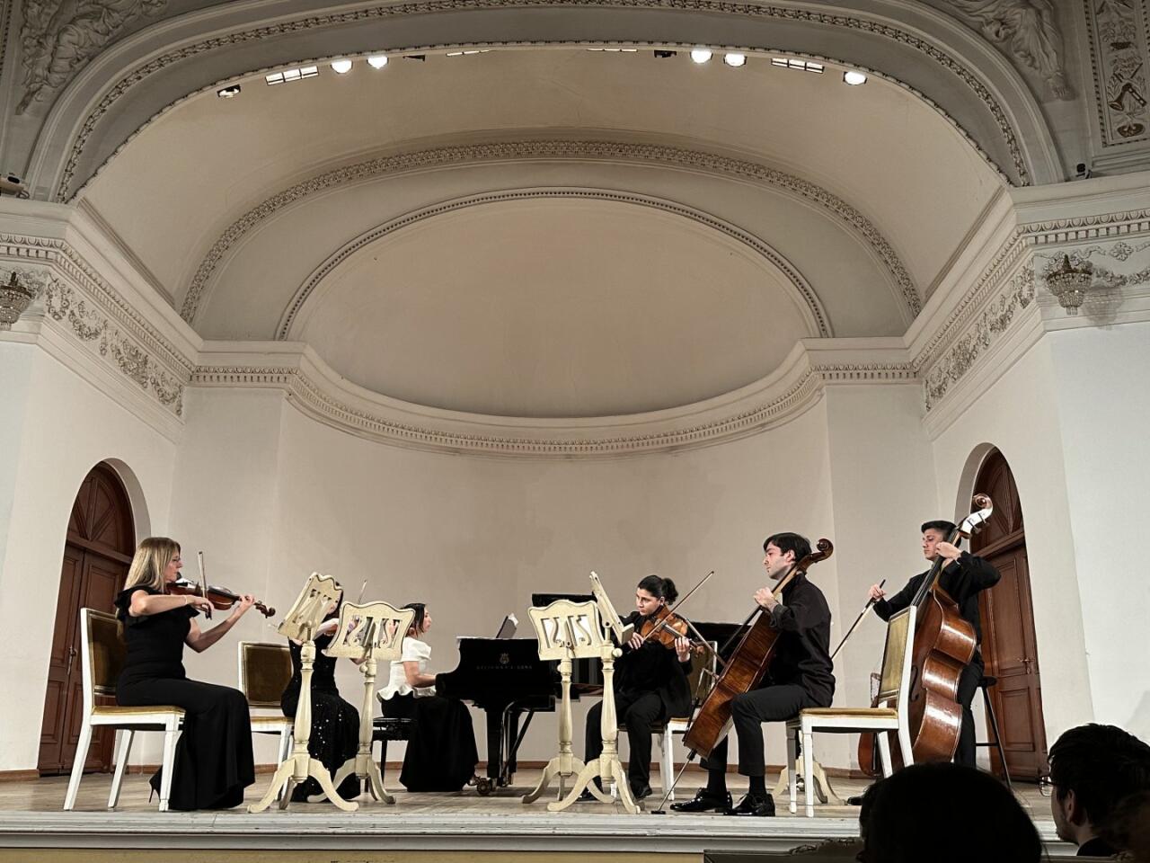 Красочный мир фантастической музыки Mystery Ensemble в Баку