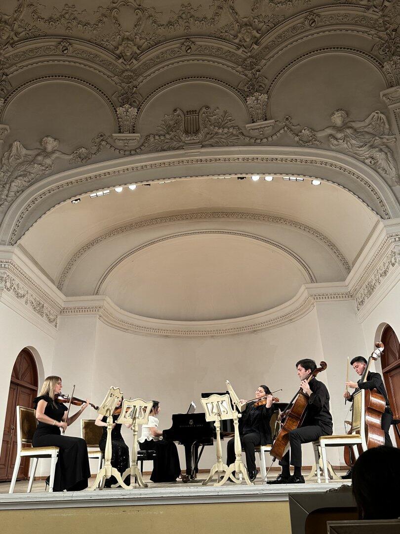 Красочный мир фантастической музыки Mystery Ensemble в Баку