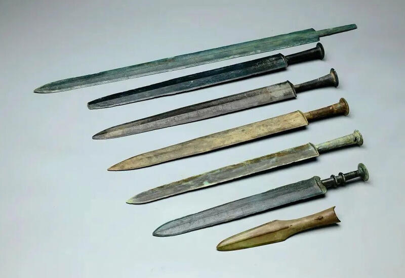 В Китае раскопали гробницы с оружием и реликвиями эпохи Воюющих царств