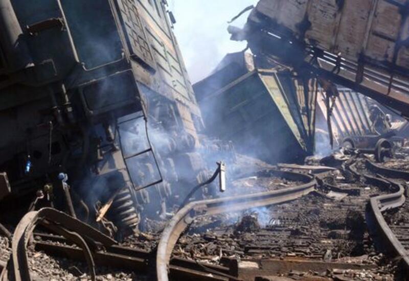 Крушение поезда в Казахстане: с рельсов сошли восемь вагонов