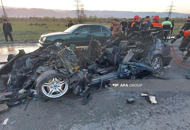 Три члена одной семьи сгорели заживо в ДТП в Астаре