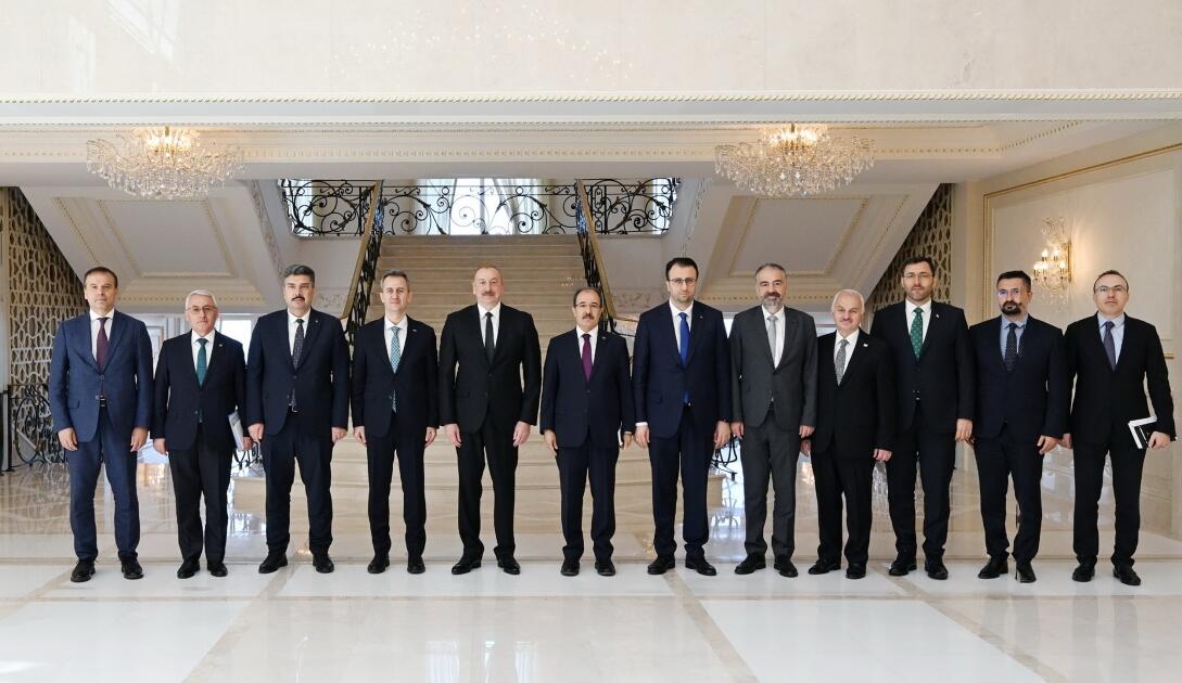 Президент Ильхам Алиев принял делегацию во главе с председателем комитета Администрации Президента Турции
