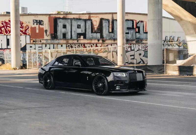 Rolls-Royce Ghost элегантно украсили карбоном и алюминием