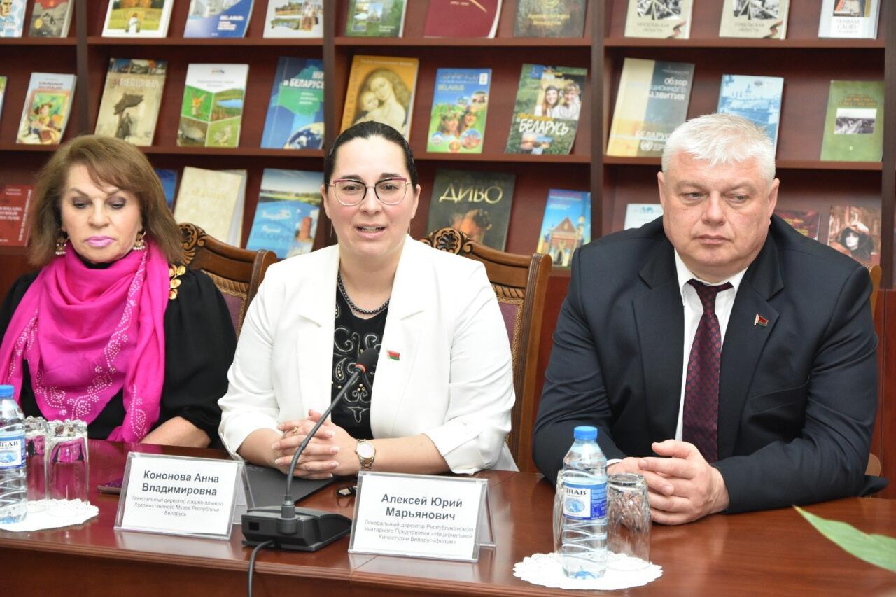 Деятели культуры и искусства Азербайджана и Беларуси собрались за "круглым столом"