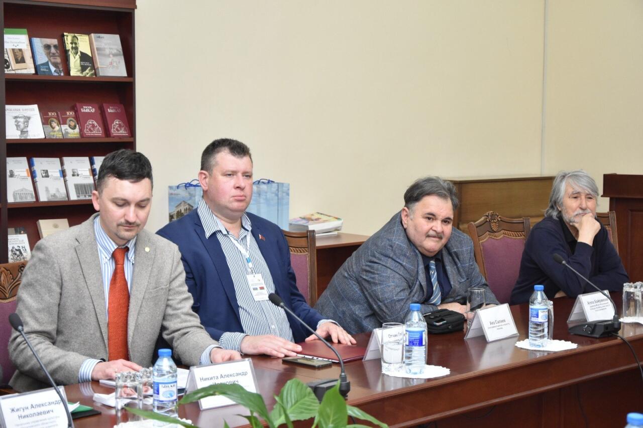 Деятели культуры и искусства Азербайджана и Беларуси собрались за "круглым столом"