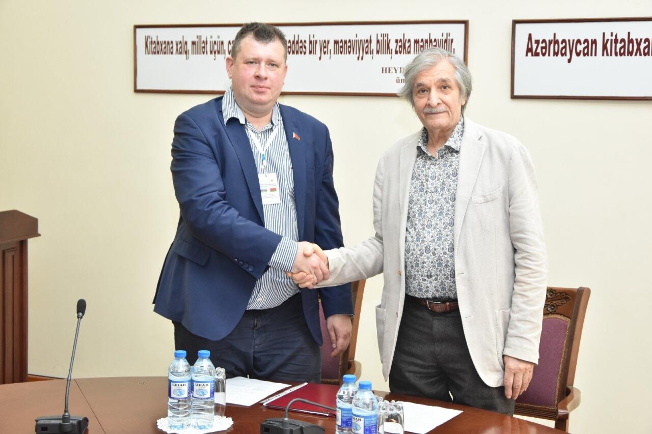 Деятели культуры и искусства Азербайджана и Беларуси собрались за "круглым столом"