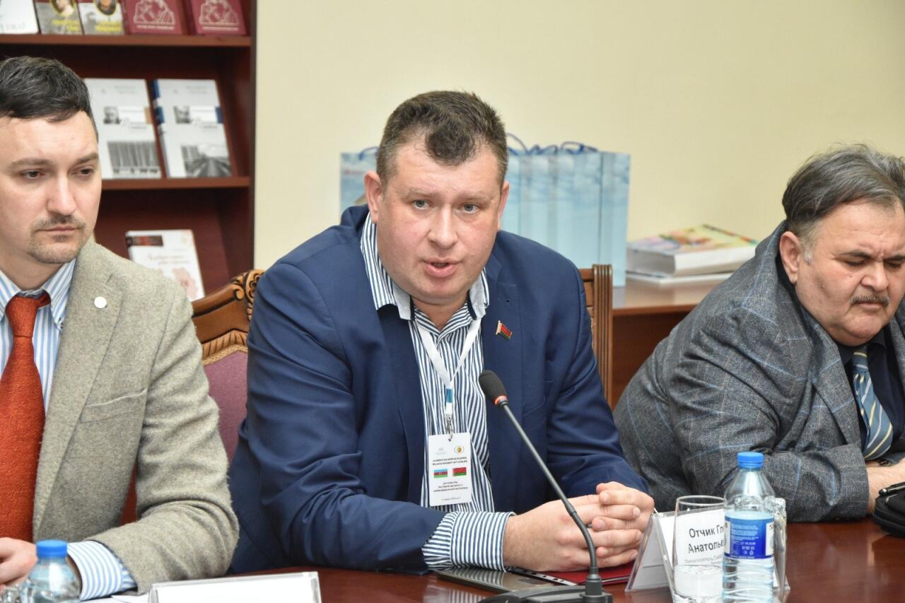 Деятели культуры и искусства Азербайджана и Беларуси собрались за "круглым столом"