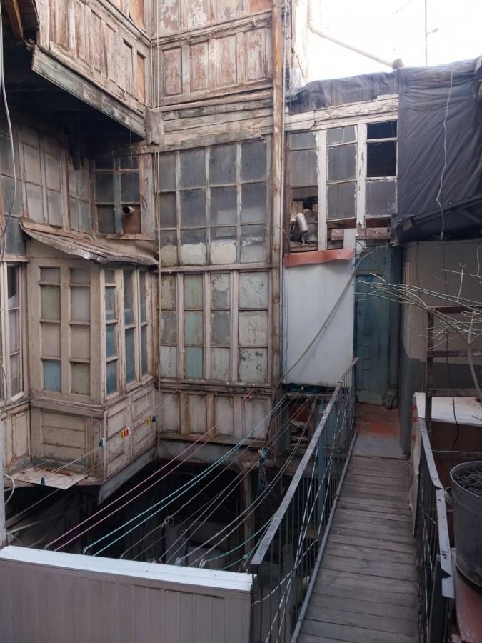 Azərbaycanlı aktyorun evi uçdu
