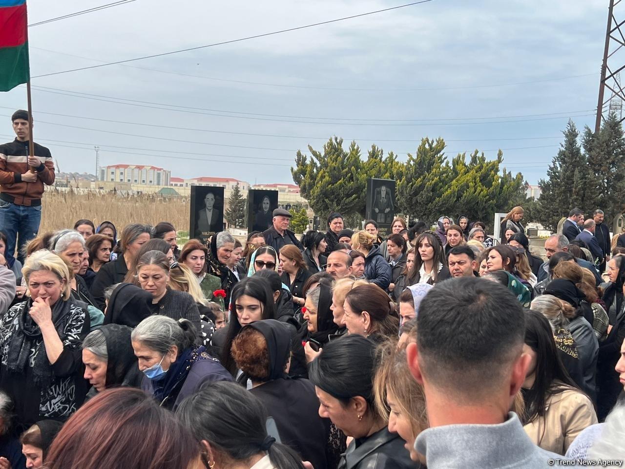 Xocalıda qalıqları kütləvi məzarlıqdan tapılan ər-arvad dəfn olunub