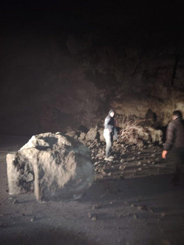 Naxçıvanda qaya uçqunu oldu