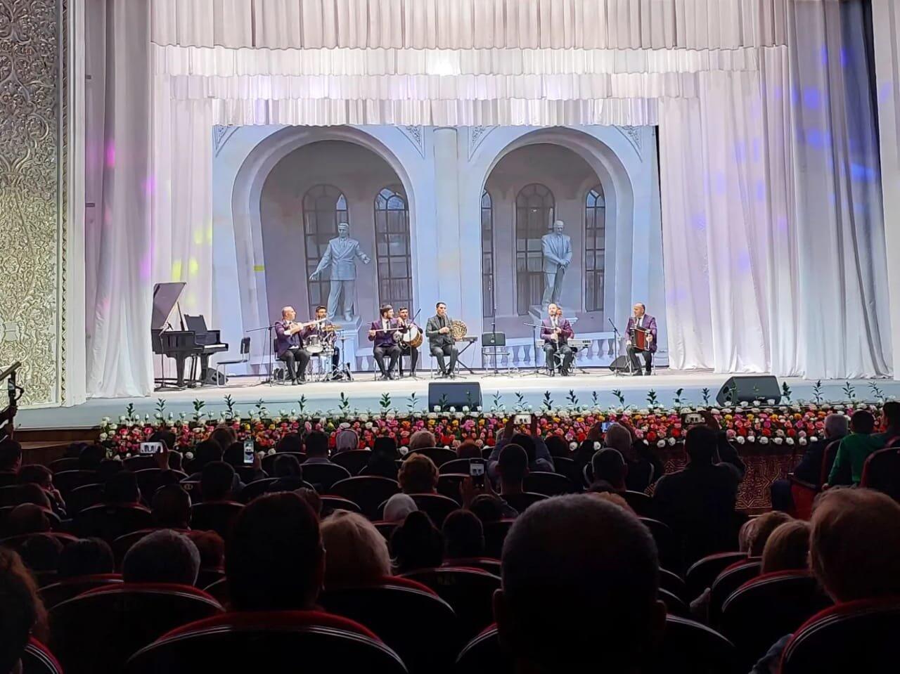 Ансамбль "Göygöl" представил Азербайджан на торжественной церемонии открытия "Самарканд - культурная столица СНГ"
