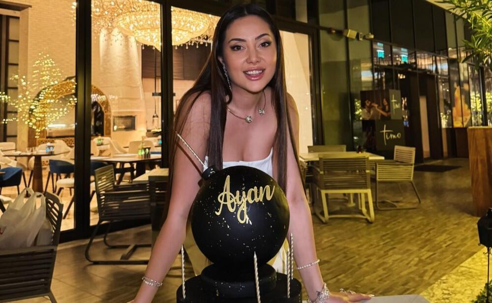 Ayan ad gününü Dubayda keçirdi