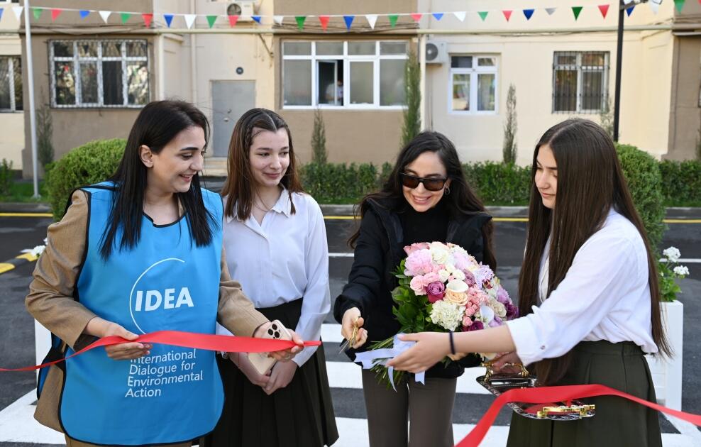 В Баку с участием вице-президента Фонда Гейдара Алиева Лейлы Алиевой в распоряжение жителей переданы очередные благоустроенные дворы