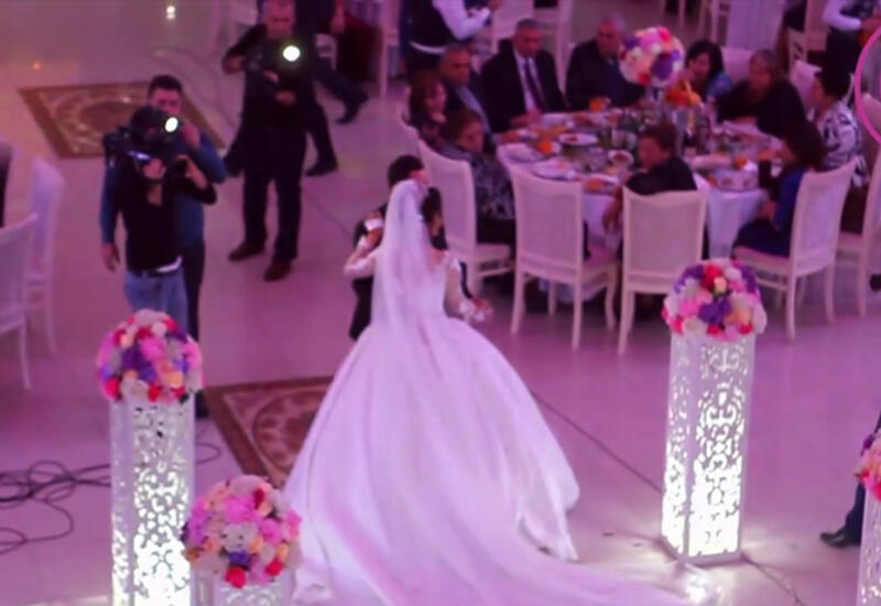 Azərbaycanda tanınmış müğənninin toy görüntüləri üzə çıxdı
